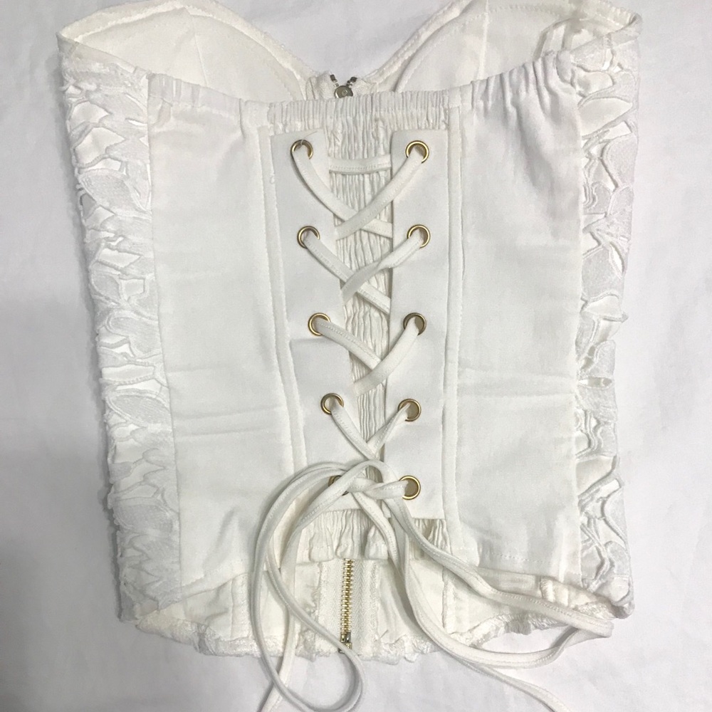 Corset - Picture 3 of 3